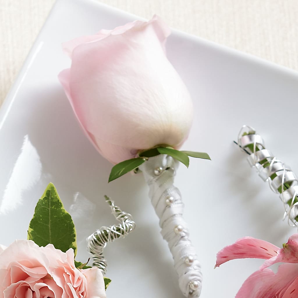 Pink Rose Boutonniere – Piedmont Florist, Piedmont MO